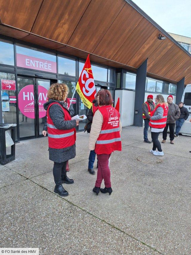 Manifestation pacifiste pour la défense des services publics à Saint-Dié-des-Vosges