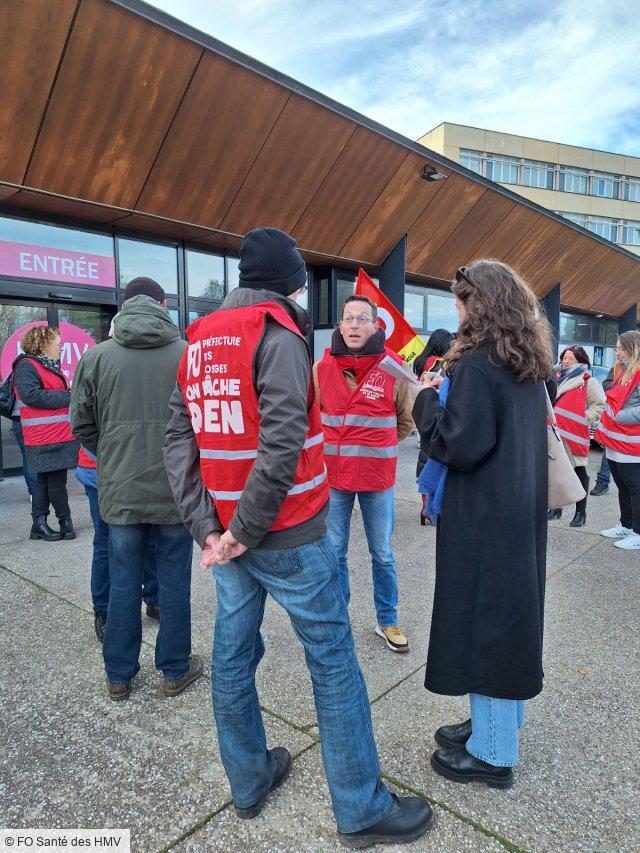 Manifestation pacifiste pour la défense des services publics à Saint-Dié-des-Vosges