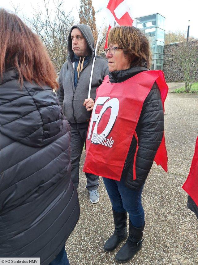 Manifestation pacifiste pour la défense des services publics à Saint-Dié-des-Vosges