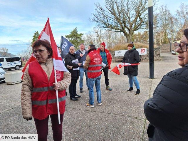 Manifestation pacifiste pour la défense des services publics à Saint-Dié-des-Vosges
