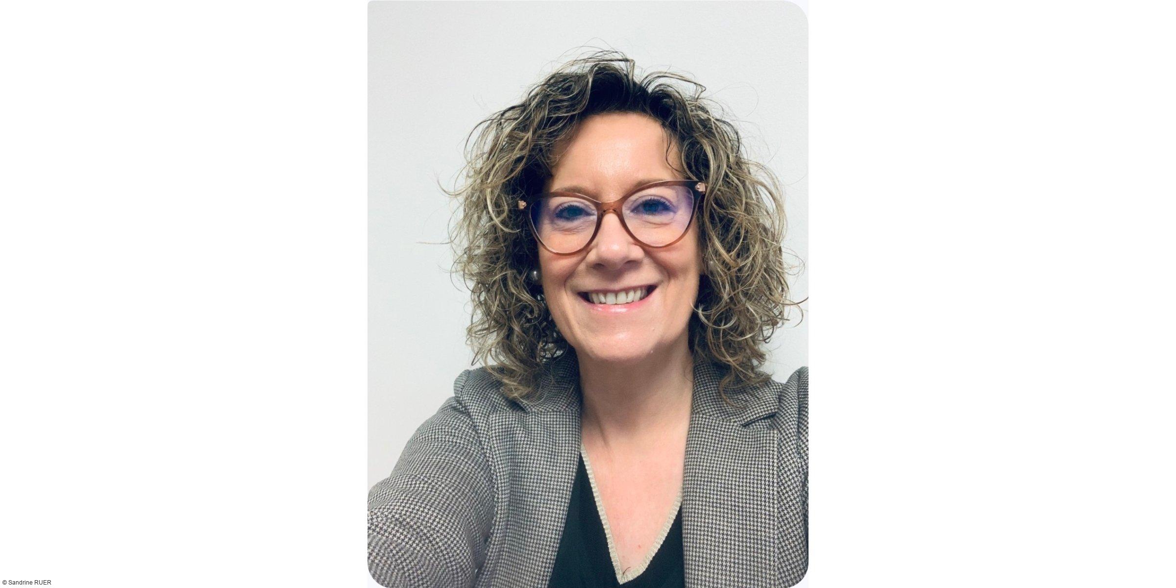 Qui est Sandrine RUER  ?